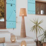 Newgarden LED- Accu-vloerlamp Lola, houtkleurig, rotan, IP54